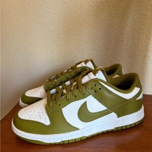 Nike Pacific Moss Dunk Low Sneakers